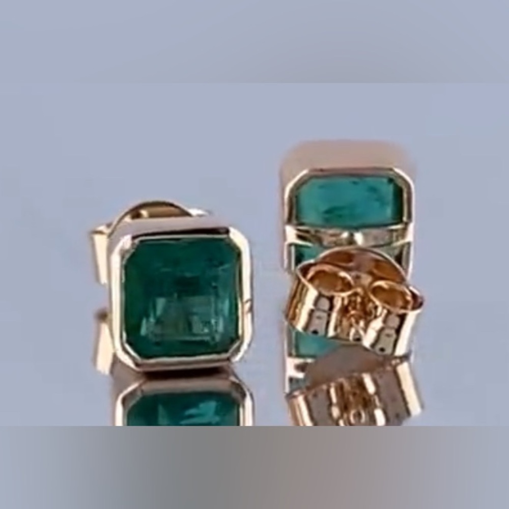 14k Gold Emerald Earrings